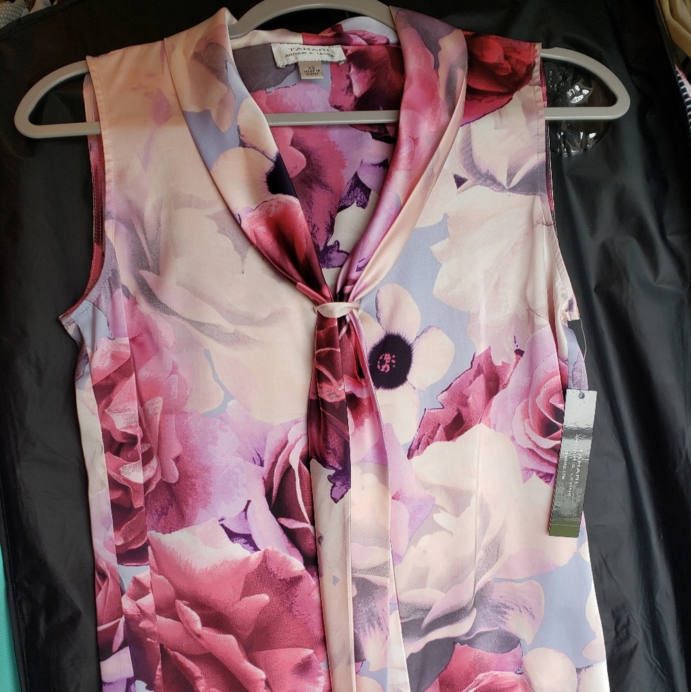 Tahari tie front sleeveless blouse, size xs, pink blue floral. Never worn.